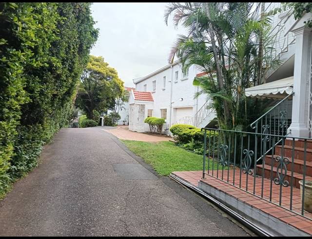 2 BEDROOM MAISONETTE TO LET IN ESSENWOOD